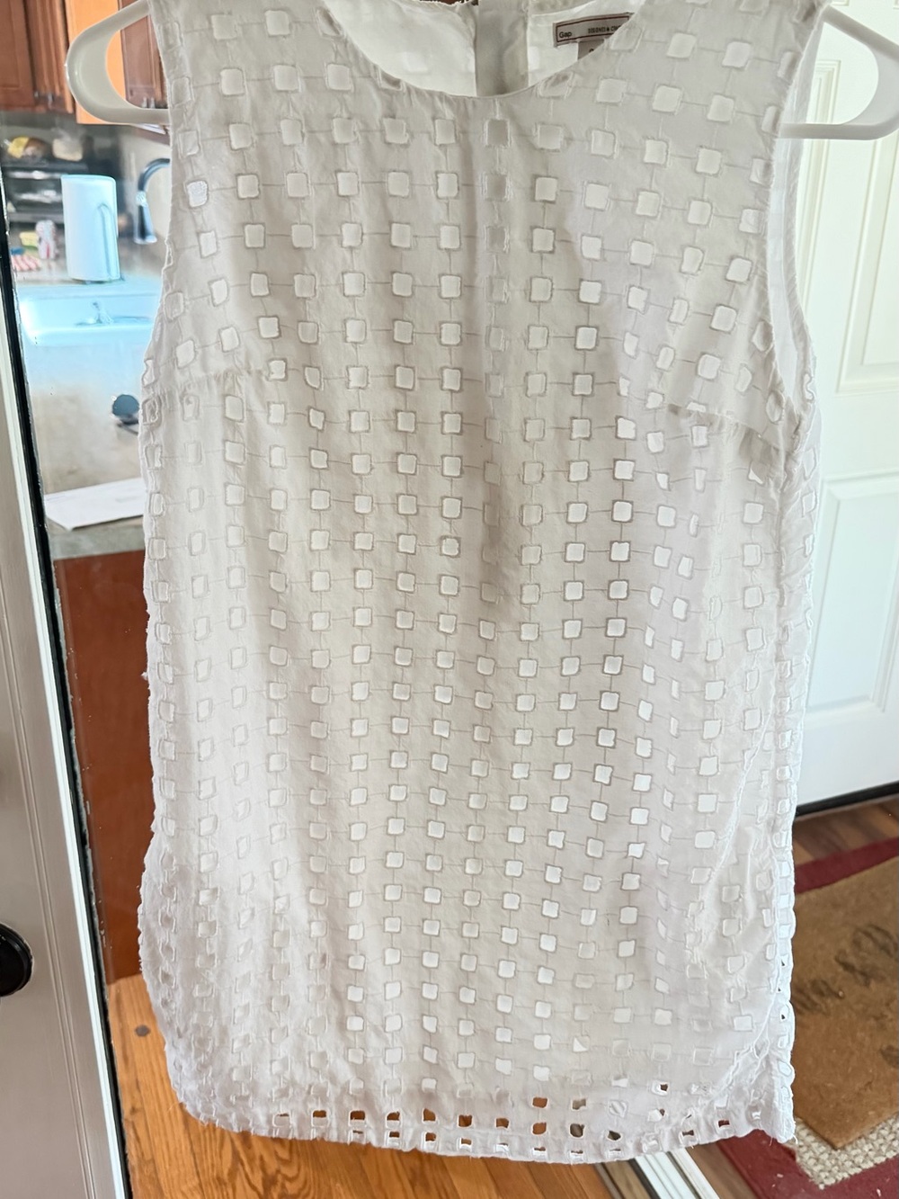 Gap White Geometric Square Eyelet Sleeveless Dress. Size 0